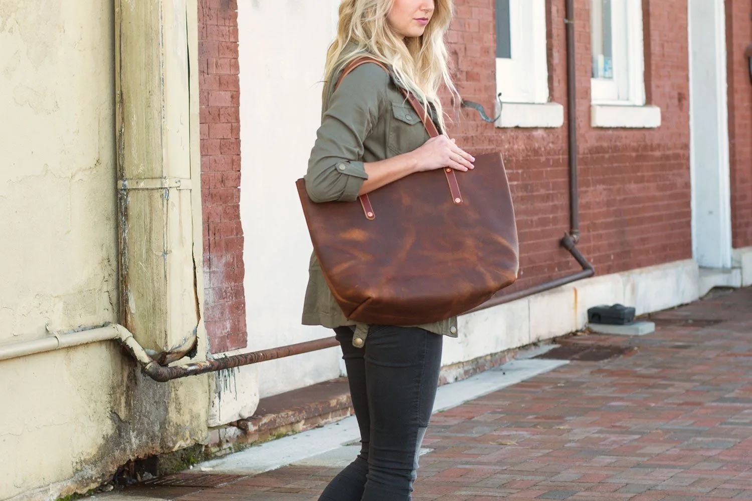 AVERY LEATHER TOTE BAG - LARGE - IN STOCK