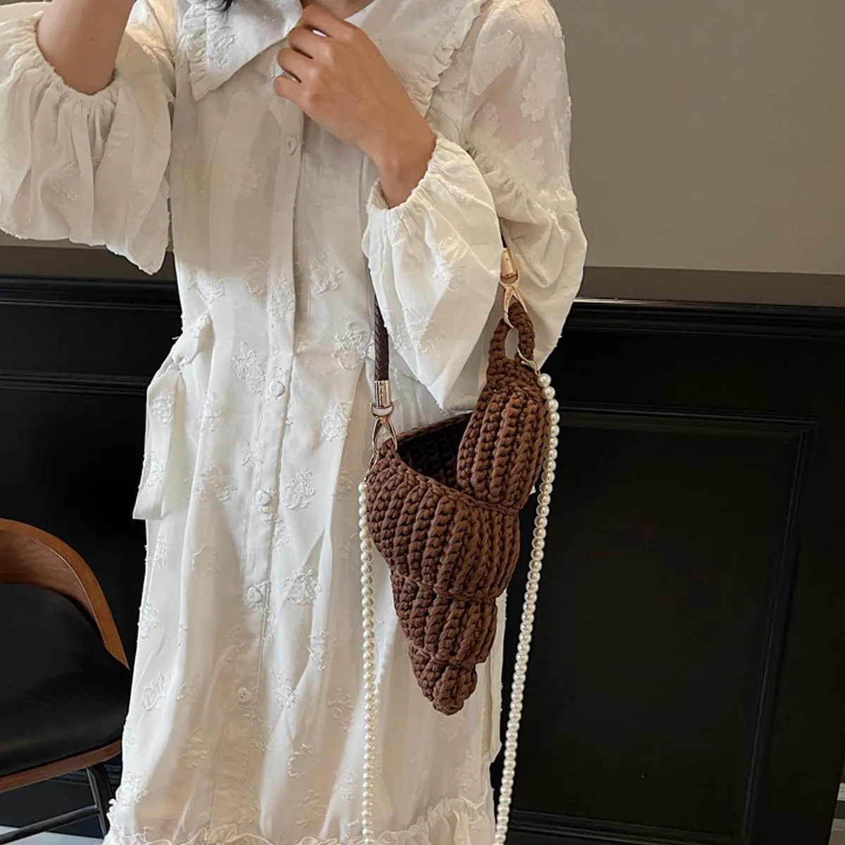 Handwoven Seashell Bag for Women Beaded Shell Purse Crochet Beach Bag Conch Shoulder Handbag with Pearl Strap Leather Handle