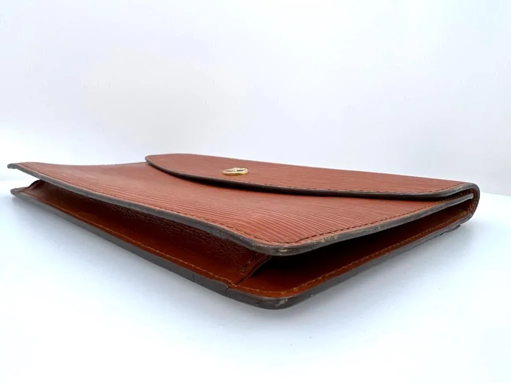 LOUIS VUITTON VINTAGE EPI LEATHER MONTAIGNE CLUTCH