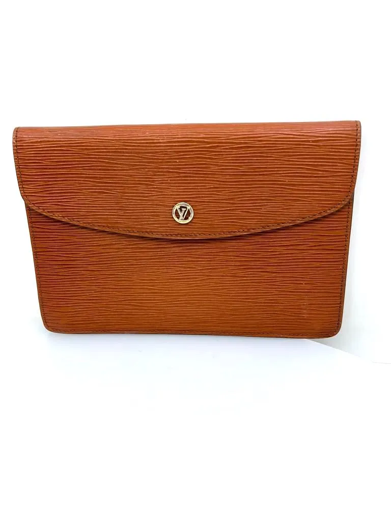 LOUIS VUITTON VINTAGE EPI LEATHER MONTAIGNE CLUTCH