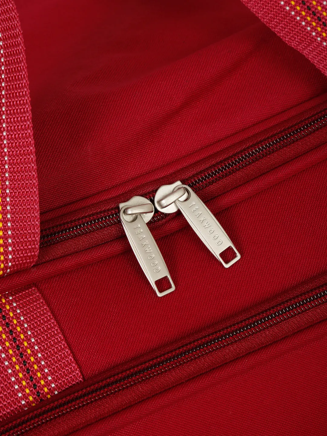 Maroon Printed Medium Duffel Trolley Bag